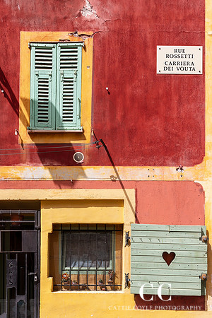 Architecture in Old Town, Nice, France | Cattie Coyle Photography